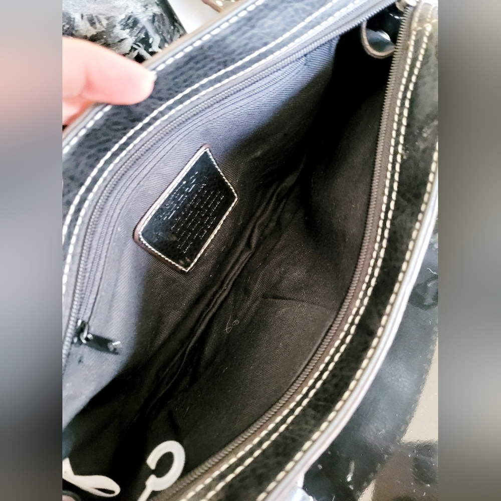 Relic Hannah Contrast Stitching Shoulder Bag Vegan Leather Black 12"×7"×3" NEW - Picture 11 of 16